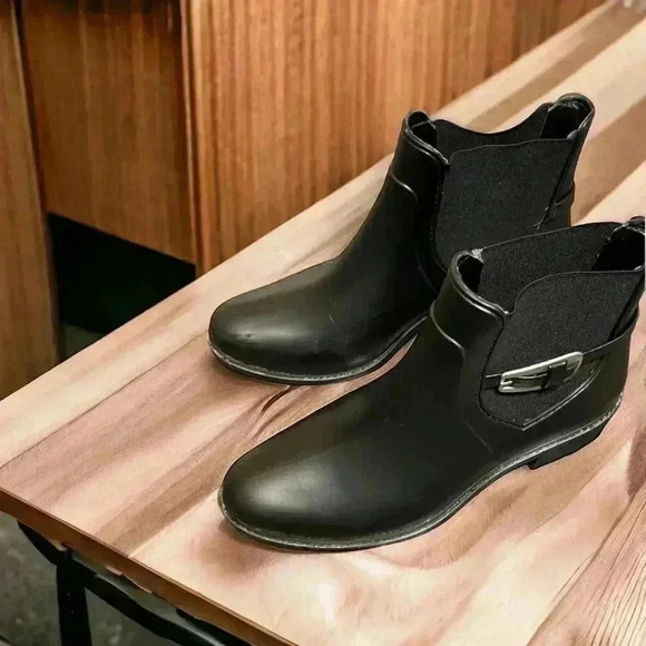 Bernardo women’s black rain boots size 6M. Excellent condition. - Picture 6 of 6